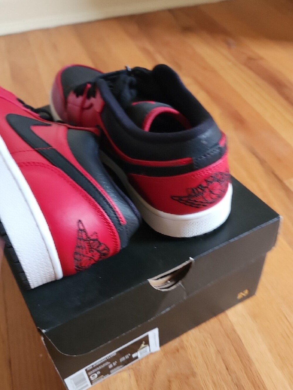 Nike Air Jordan 1 Low - Red & Black - Picture 5 of 6